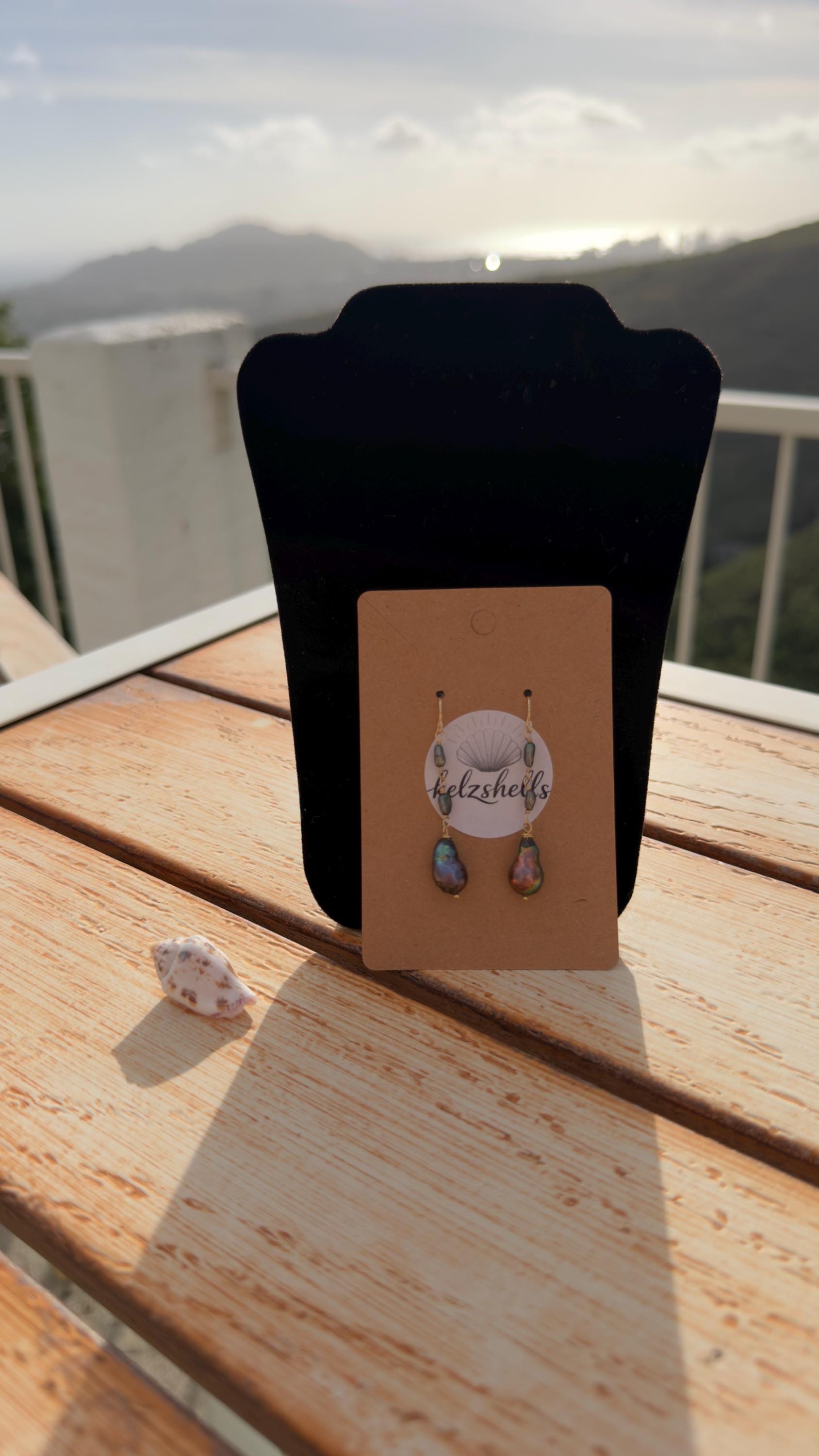 Rarities: Pearl dangle earrings